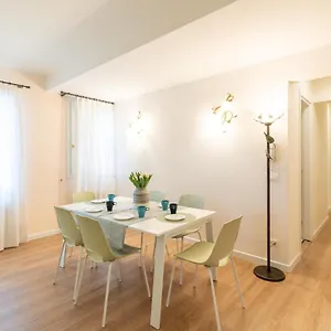 Ricco Di Comfort, Grande, Luminoso E Comodo Apartamento Venecia